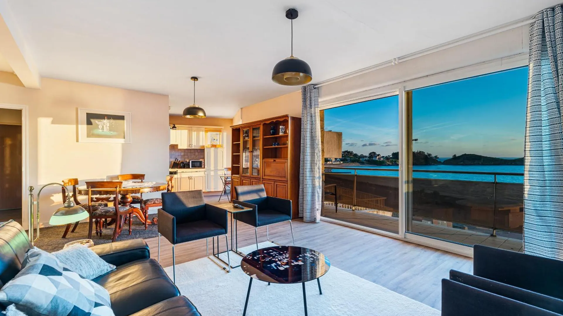 Bel Appartement Face A La Plage Erquy