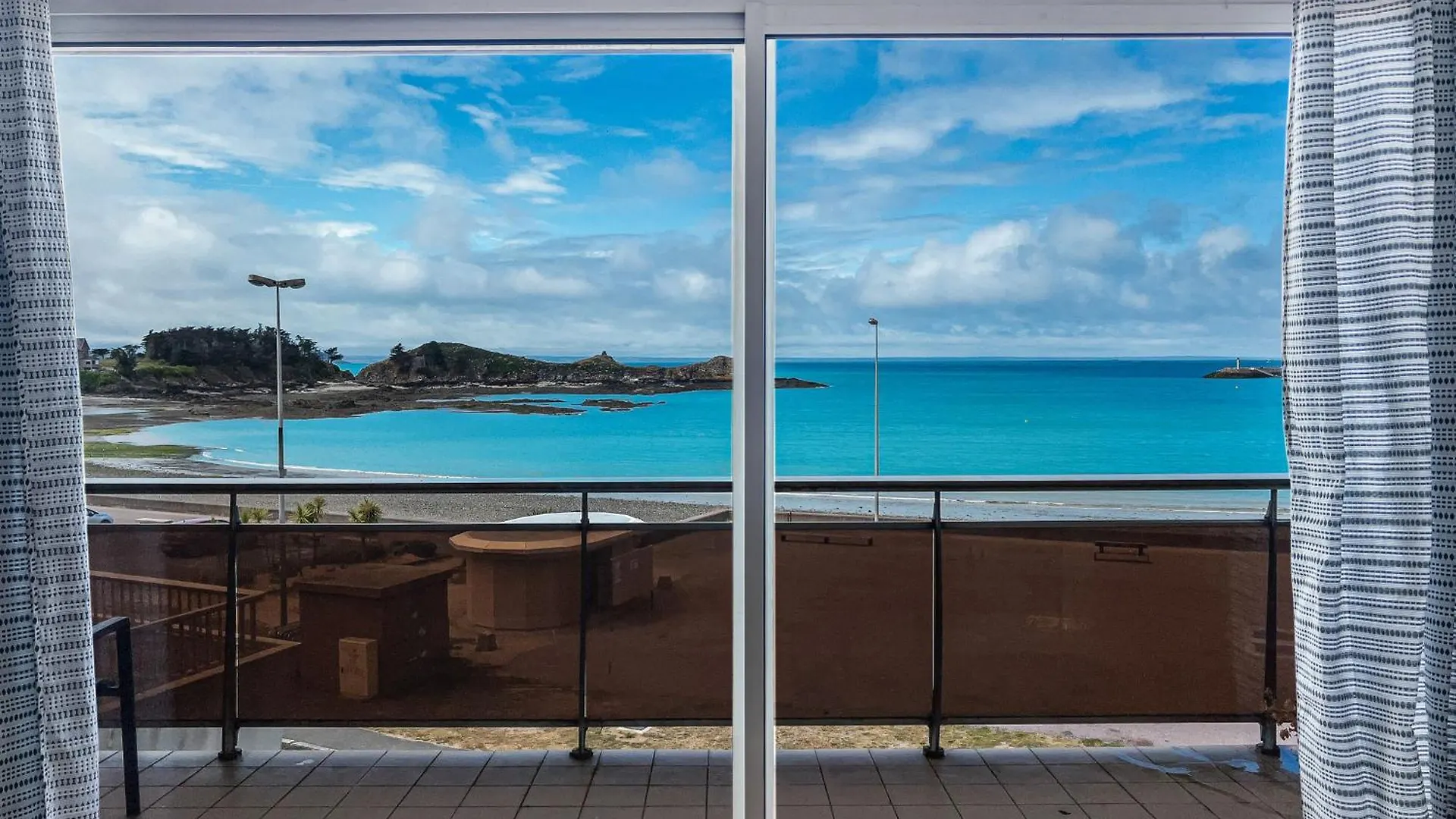 Bel Appartement Face A La Plage Erquy